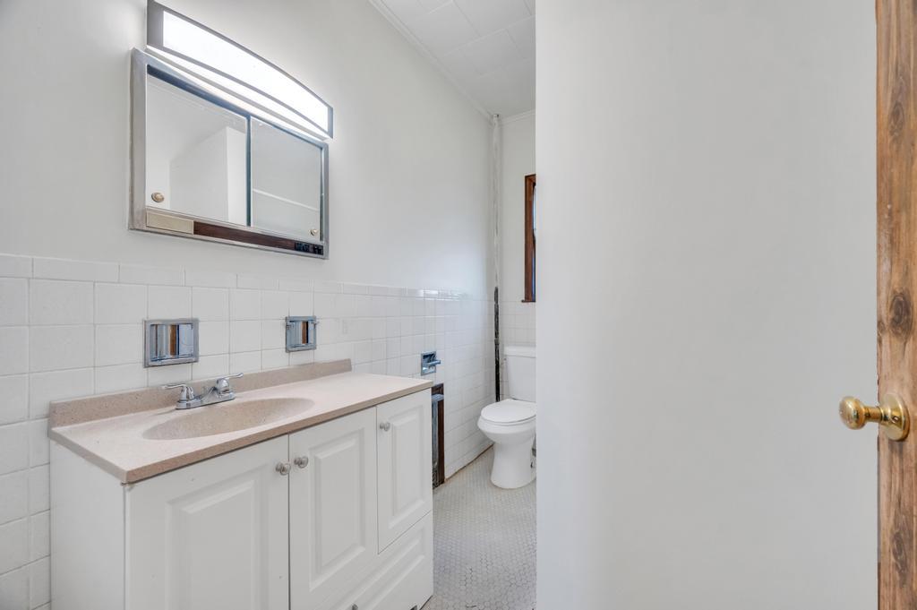 2152 Milburn Avenue, Baldwin, New York image 17