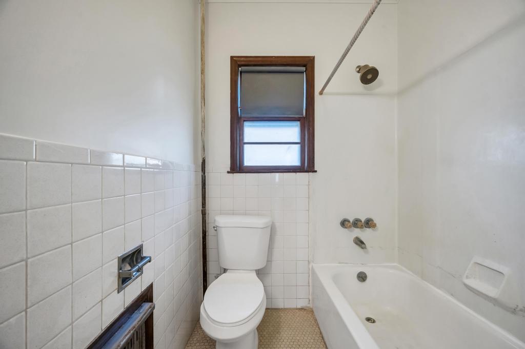 2152 Milburn Avenue, Baldwin, New York image 18