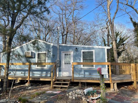 Photo of 28 Hillcrest Drive, Baiting Hollow, NY 11933 (MLS # 920439)