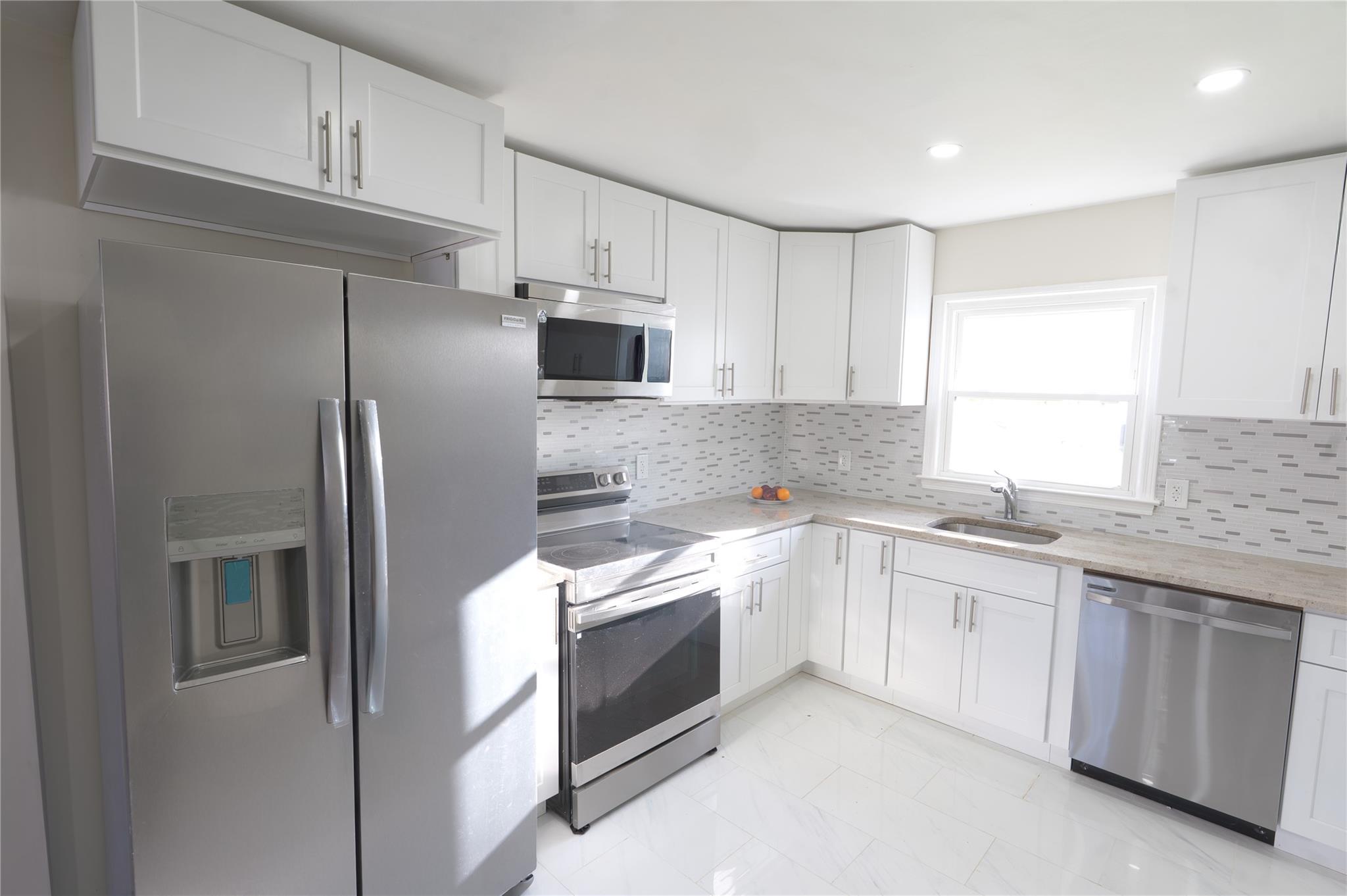 2114 Julia Goldbach Avenue, Ronkonkoma, New York image 6