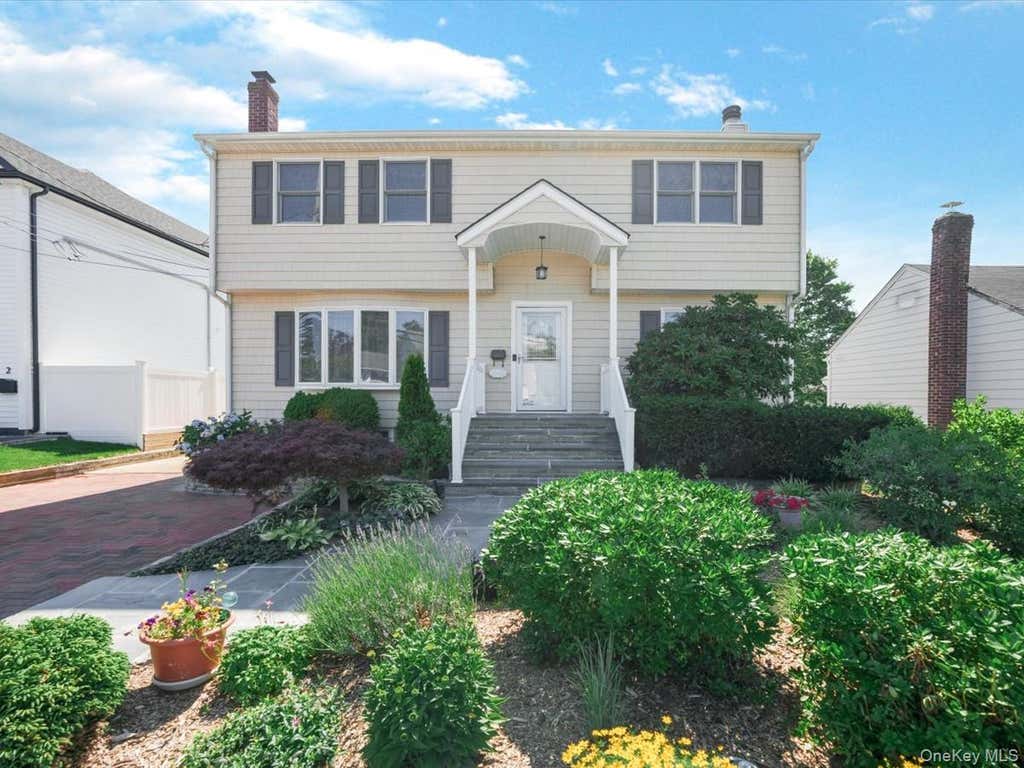 Photo of 4 23rd Street, Jericho, NY 11753 (MLS # 1016339)