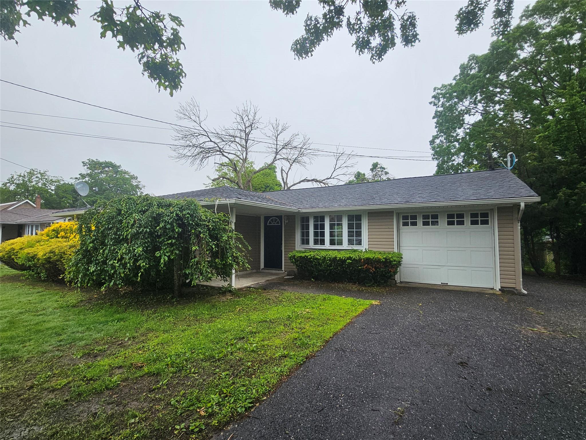 114 Granny Road, Farmingville, New York image 2