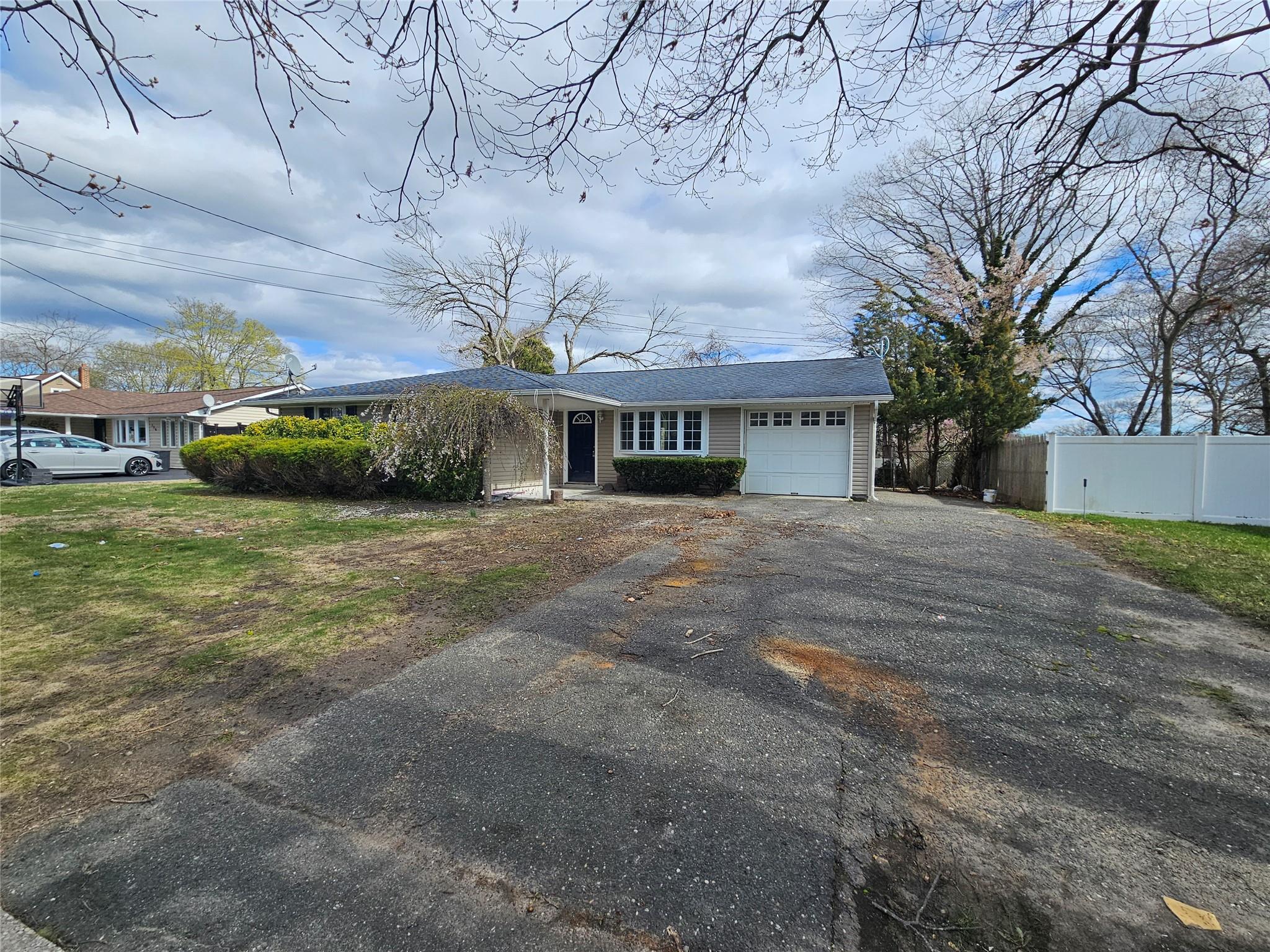 114 Granny Road, Farmingville, New York image 1