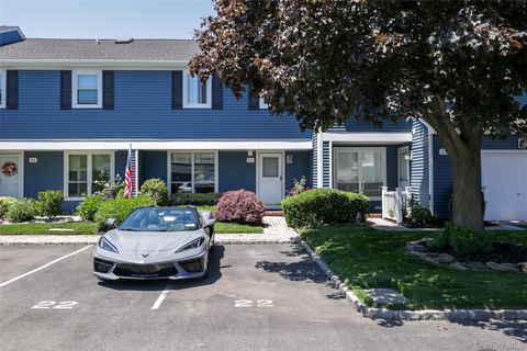 Condo For Sale - 100 Baker Court #22<br/> Island Park, NY 11558