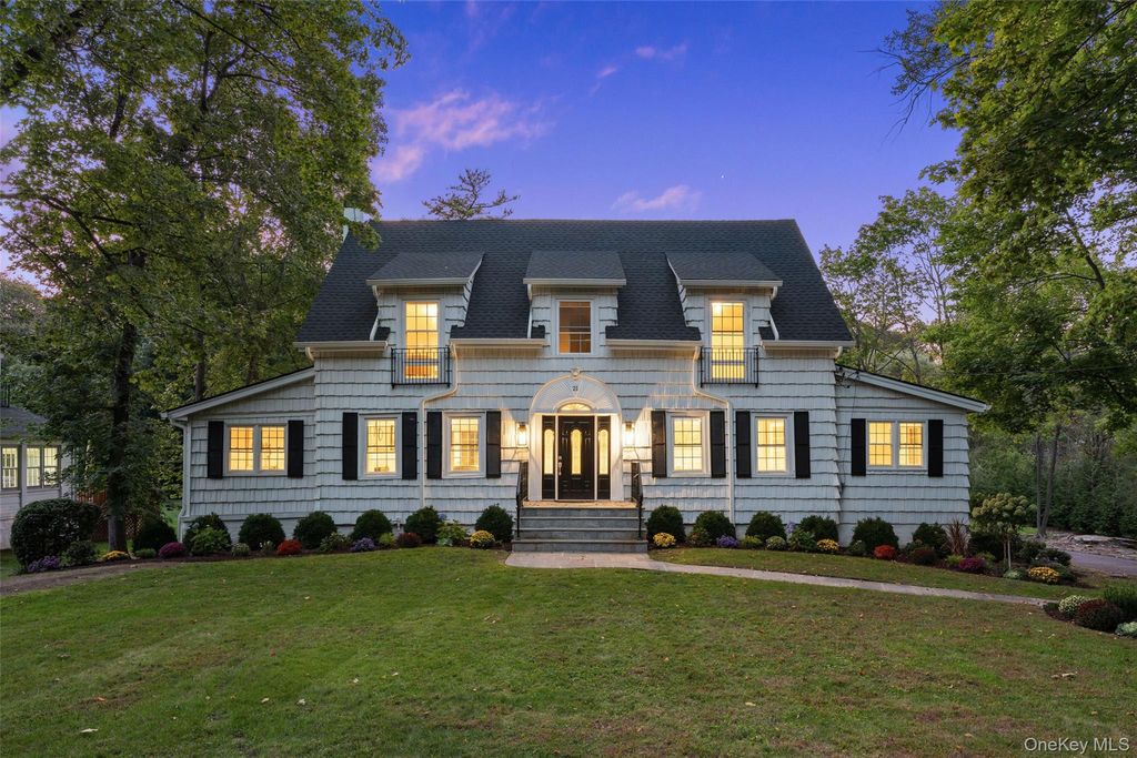 Photo of 21 Cambridge Road, Scarsdale, NY 10583 (MLS # 919624)