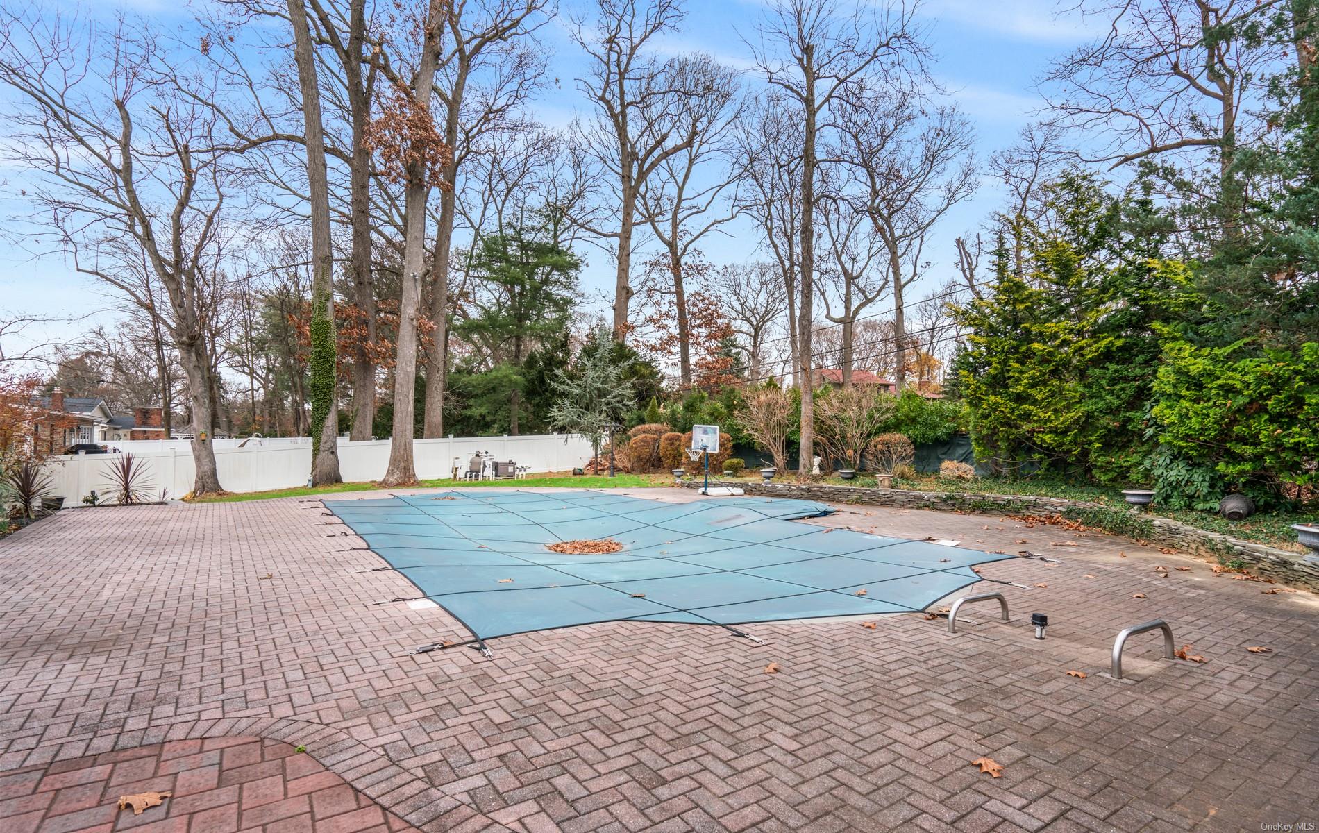 47 Viola Drive, Glen Cove, New York image 31