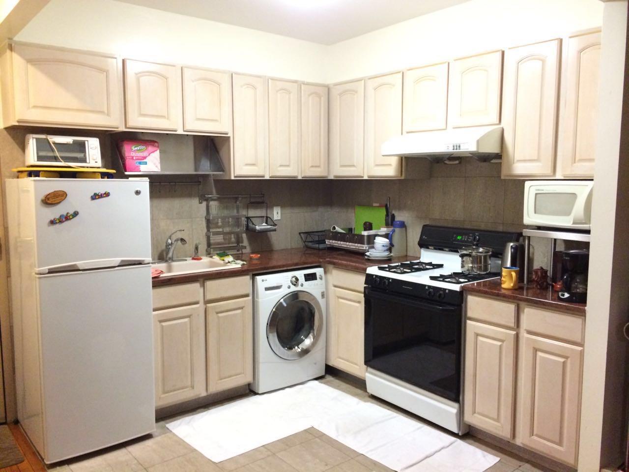4231 Colden Street #R6C, Flushing, New York image 2