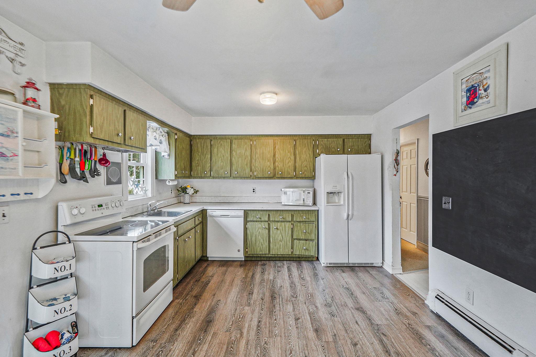 18 Lovell Road, Hampton Bays, New York image 5