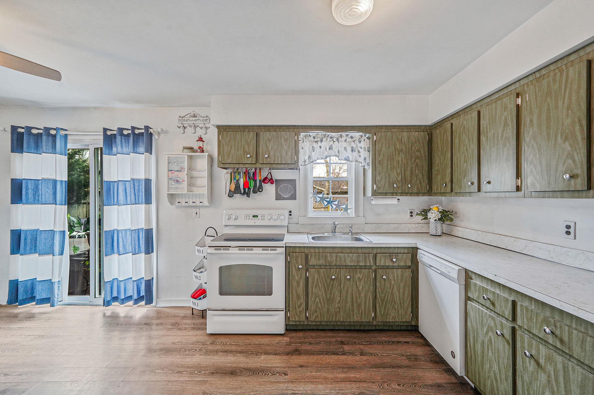 18 Lovell Road, Hampton Bays, New York image 7