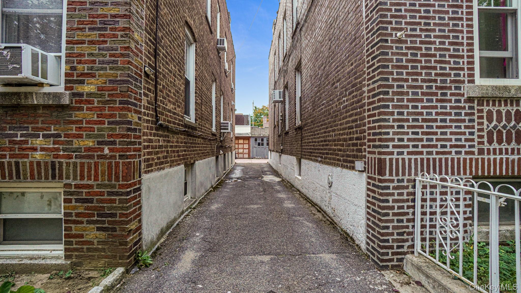 1539 Hollywood Avenue