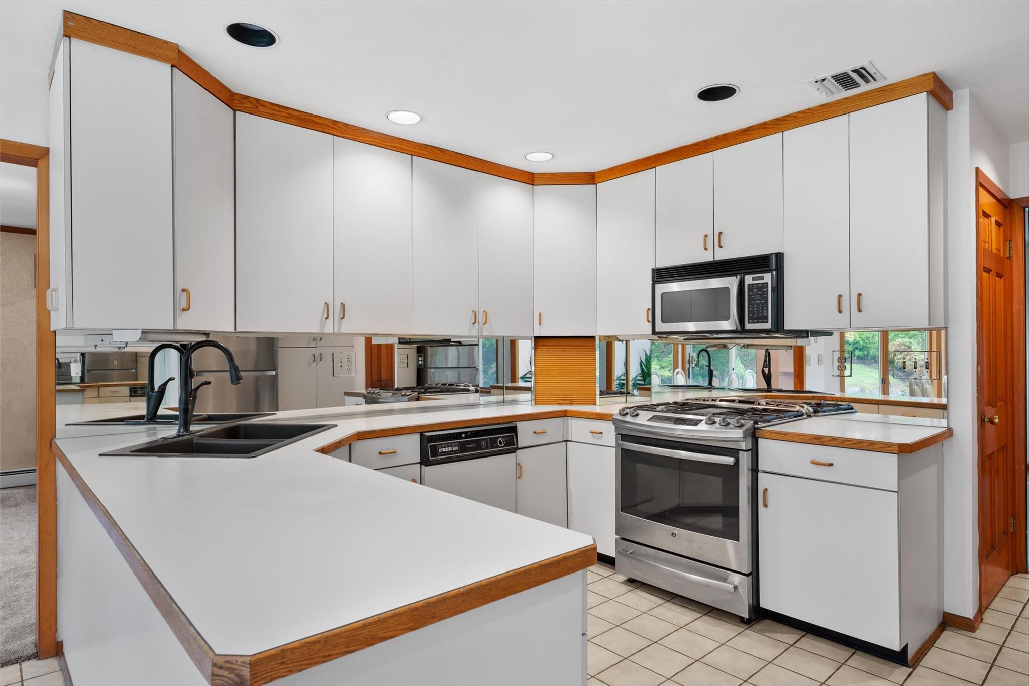 1 Blue Sky Drive, Suffern, New York image 13