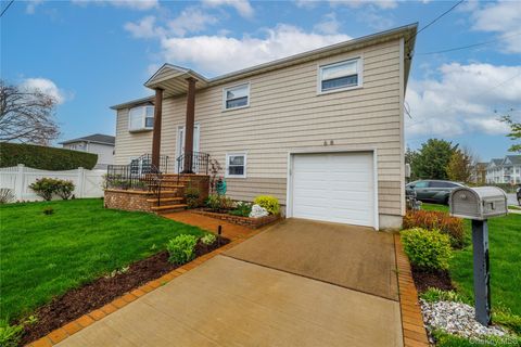 Photo of 68 Lincoln Avenue, Island Park, NY 11558 (MLS # 854044)