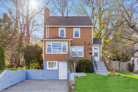 Homes For Sale - 280 Knollwood Road<br/> White Plains, NY 10607