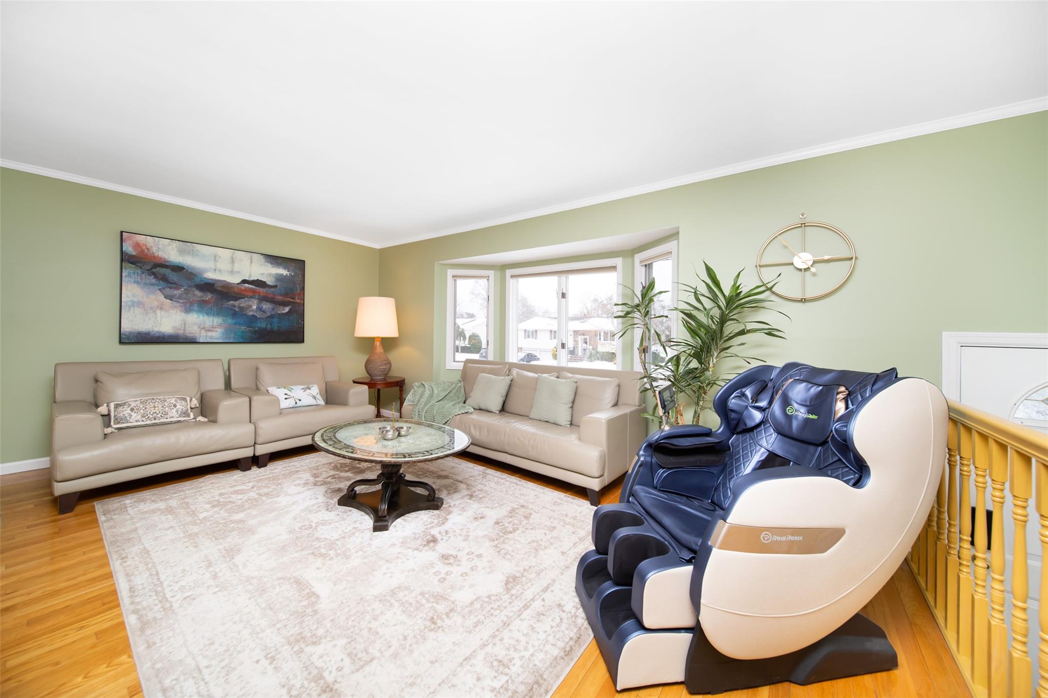 24 Delaware Avenue, Jericho, New York image 4