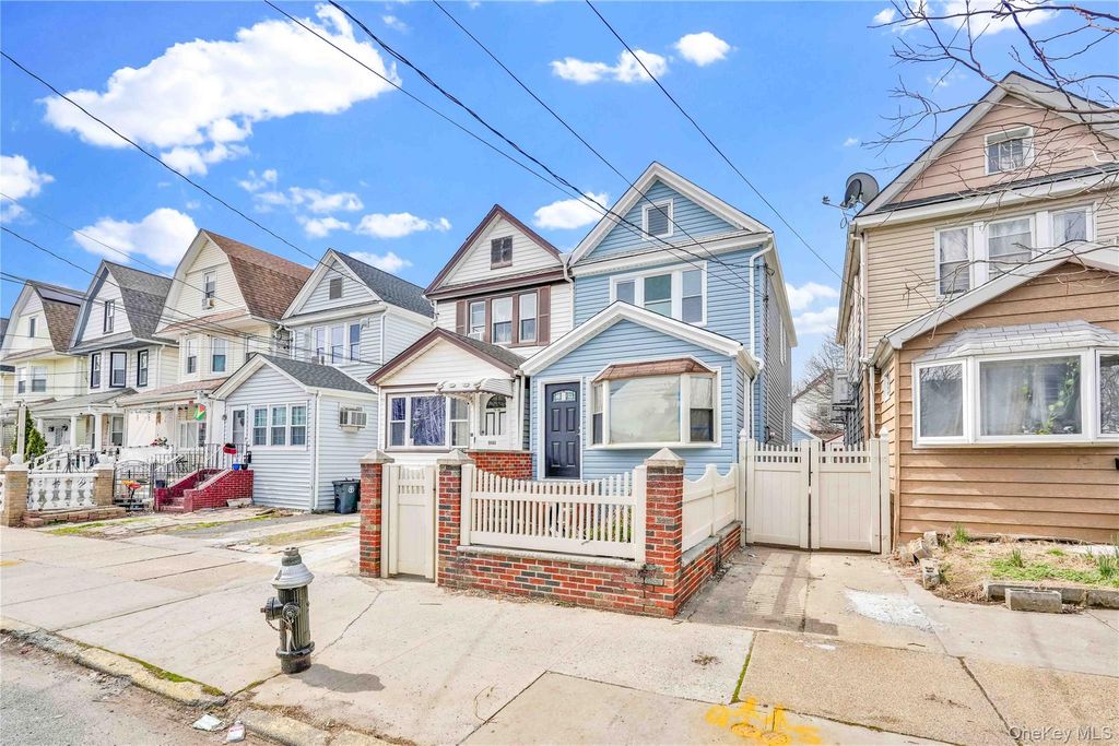 Photo of 9558 113th Street, Richmond Hill S., NY 11419 (MLS # 979870)