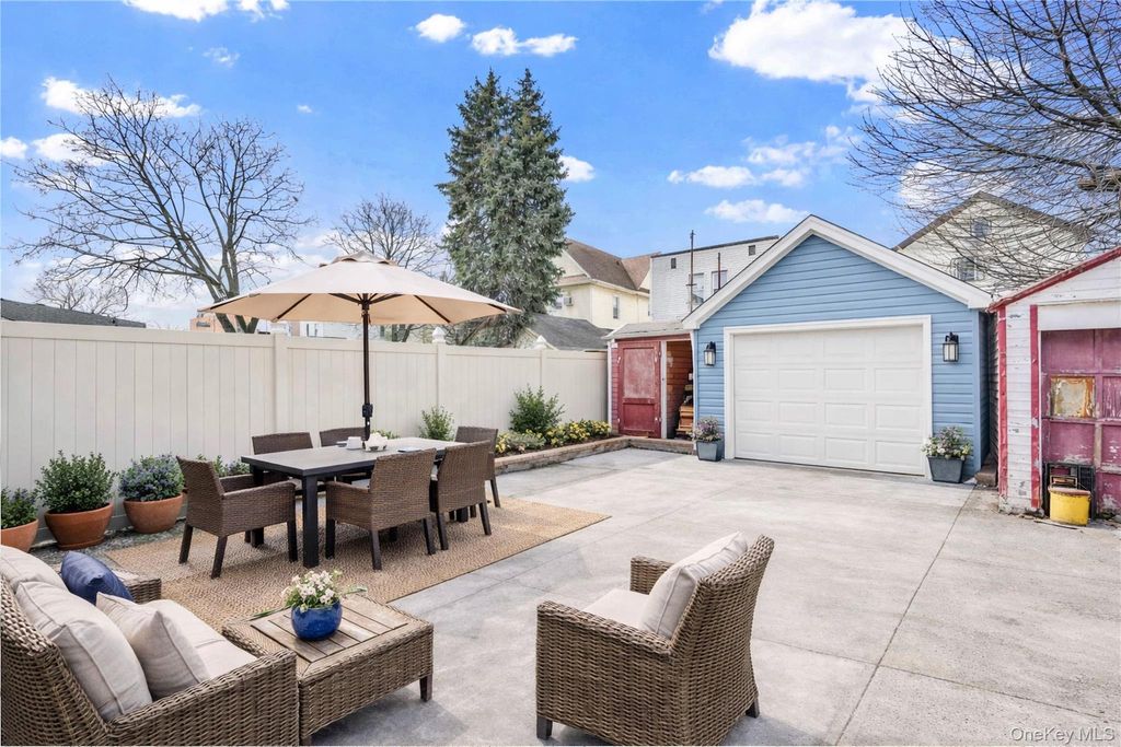 Photo of 9558 113th Street, Richmond Hill S., NY 11419 (MLS # 979870)