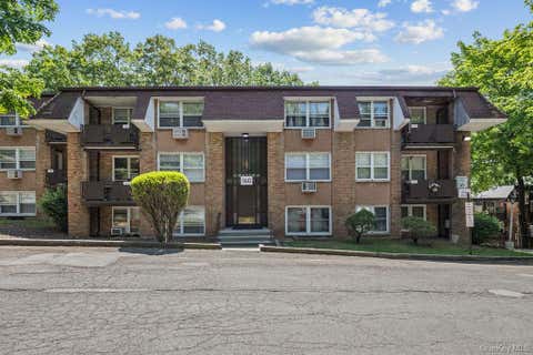 Condo For Sale - 160 E Kearsing Parkway<br/> Monsey, NY 10952