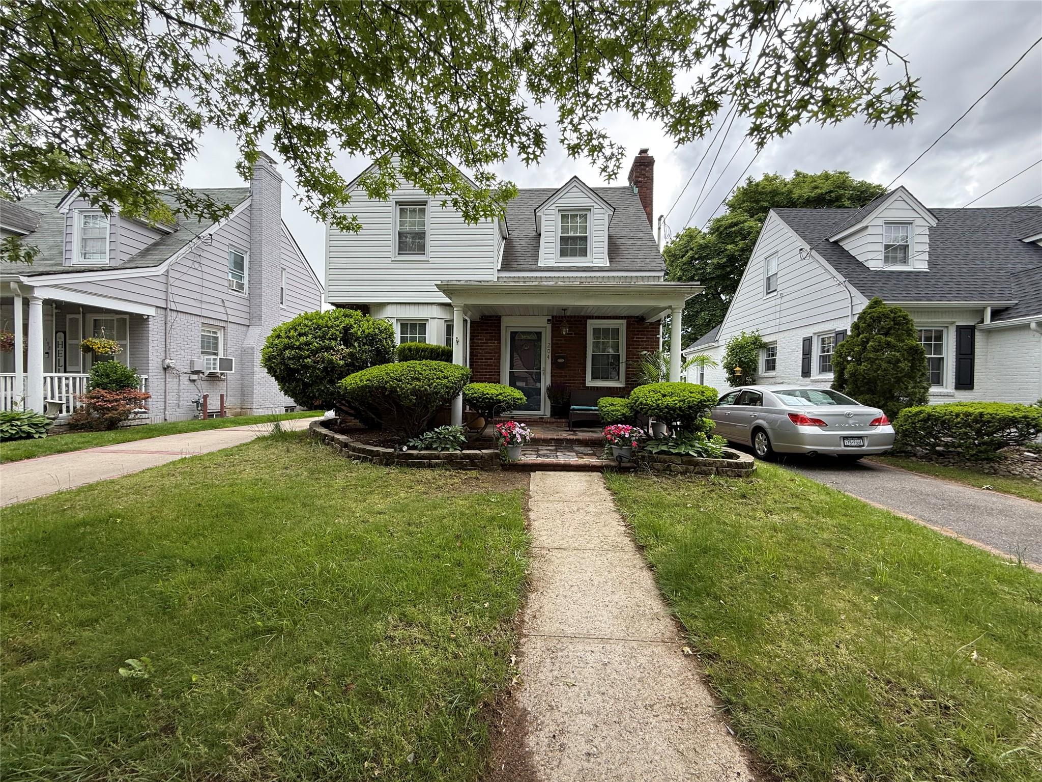 204 N Grove Street, Valley Stream, New York image 6
