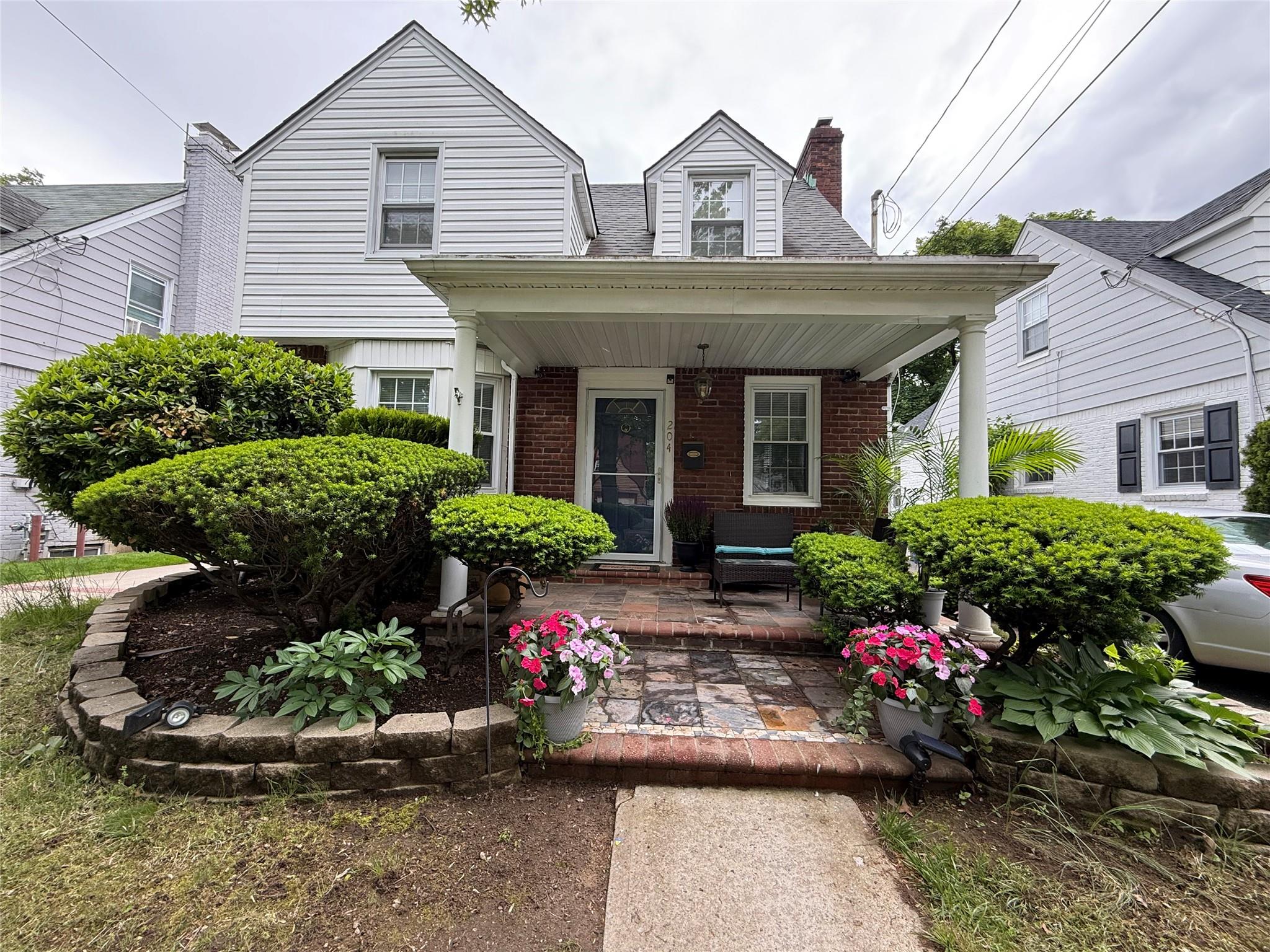 204 N Grove Street, Valley Stream, New York image 2