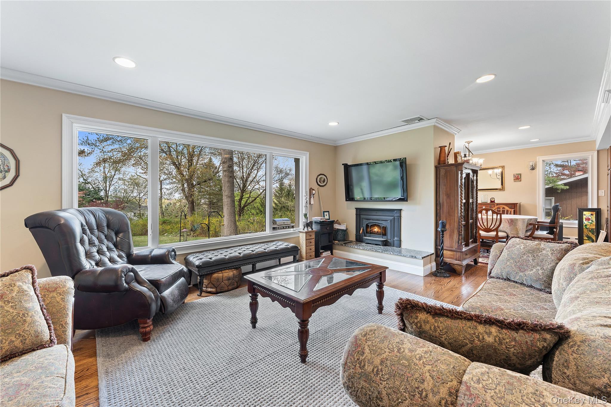 8 Riverview Farm Road