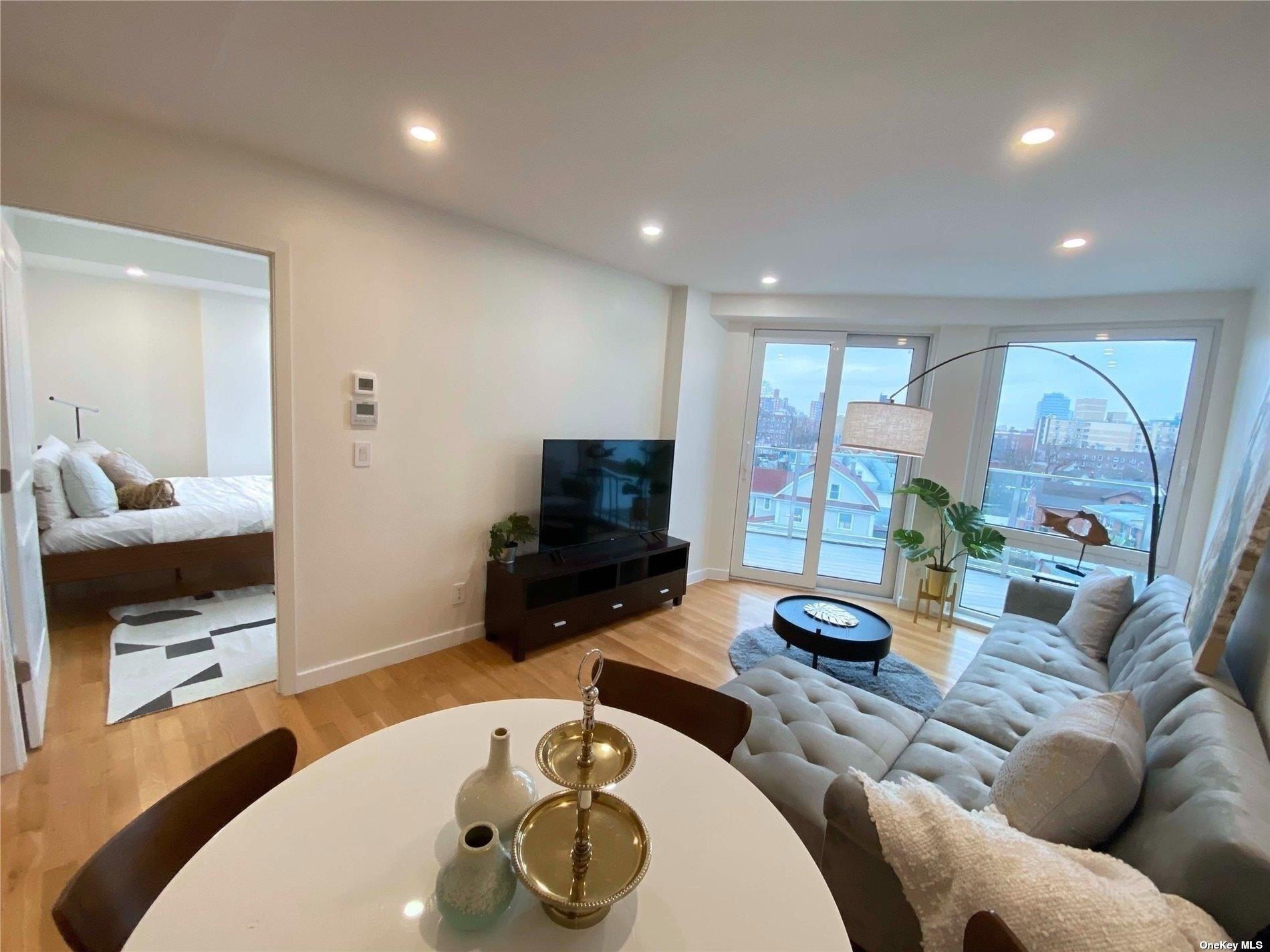 42-23 Parsons Boulevard #3B, Flushing, New York image 3