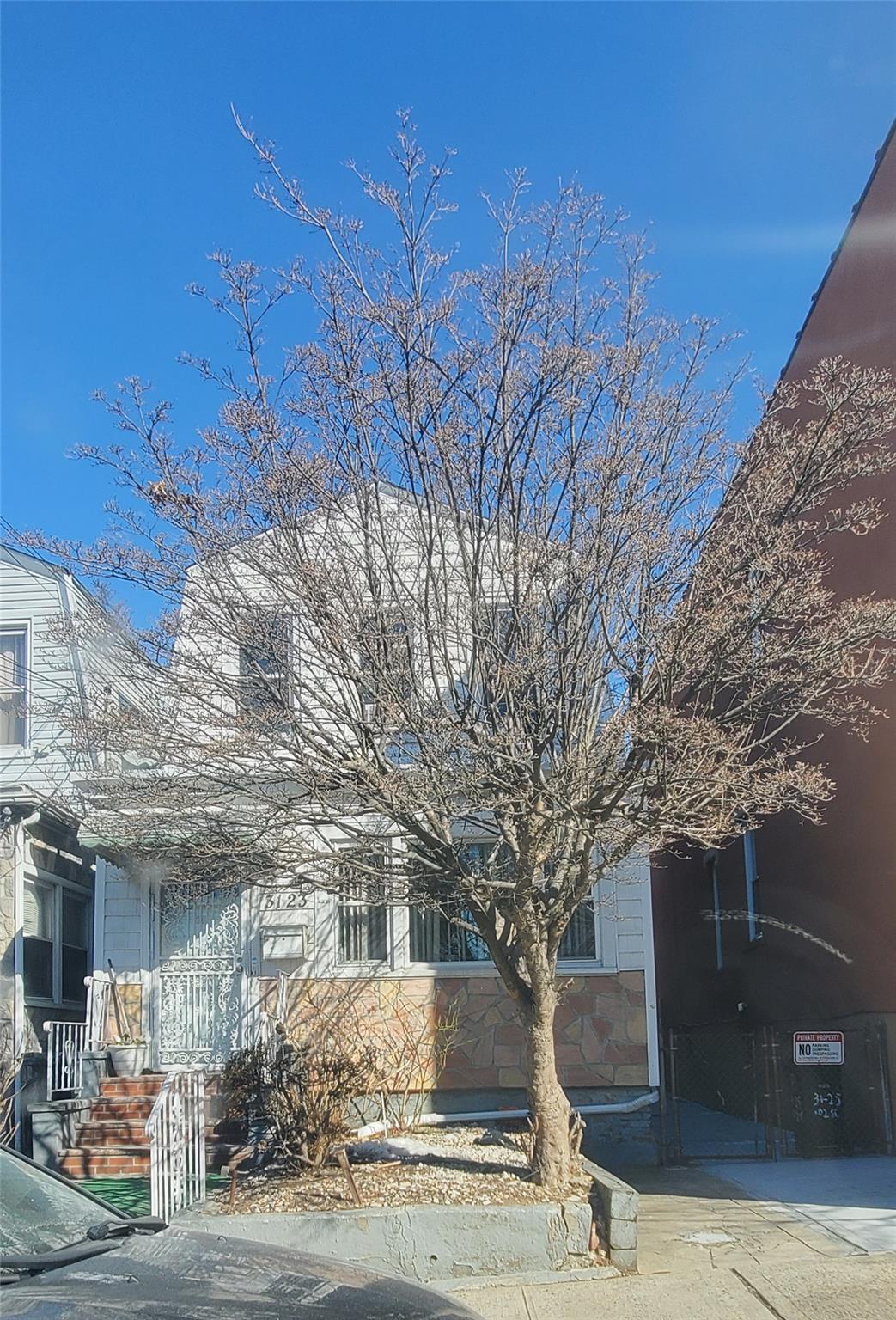 Property for Sale at 102nd Street, East Elmhurst, Queens, NY - Bedrooms: 3 
Bathrooms: 3 
Rooms: 8  - $858,000