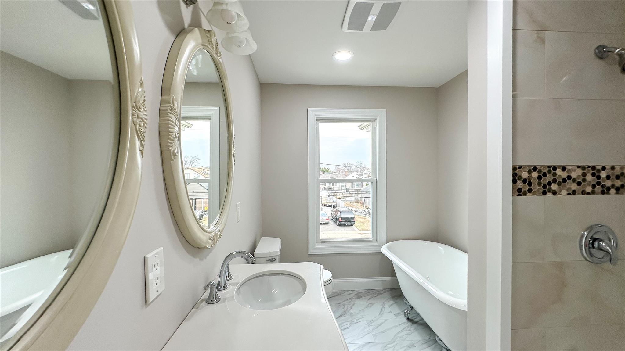 102 Surf Road, Lindenhurst, New York image 14