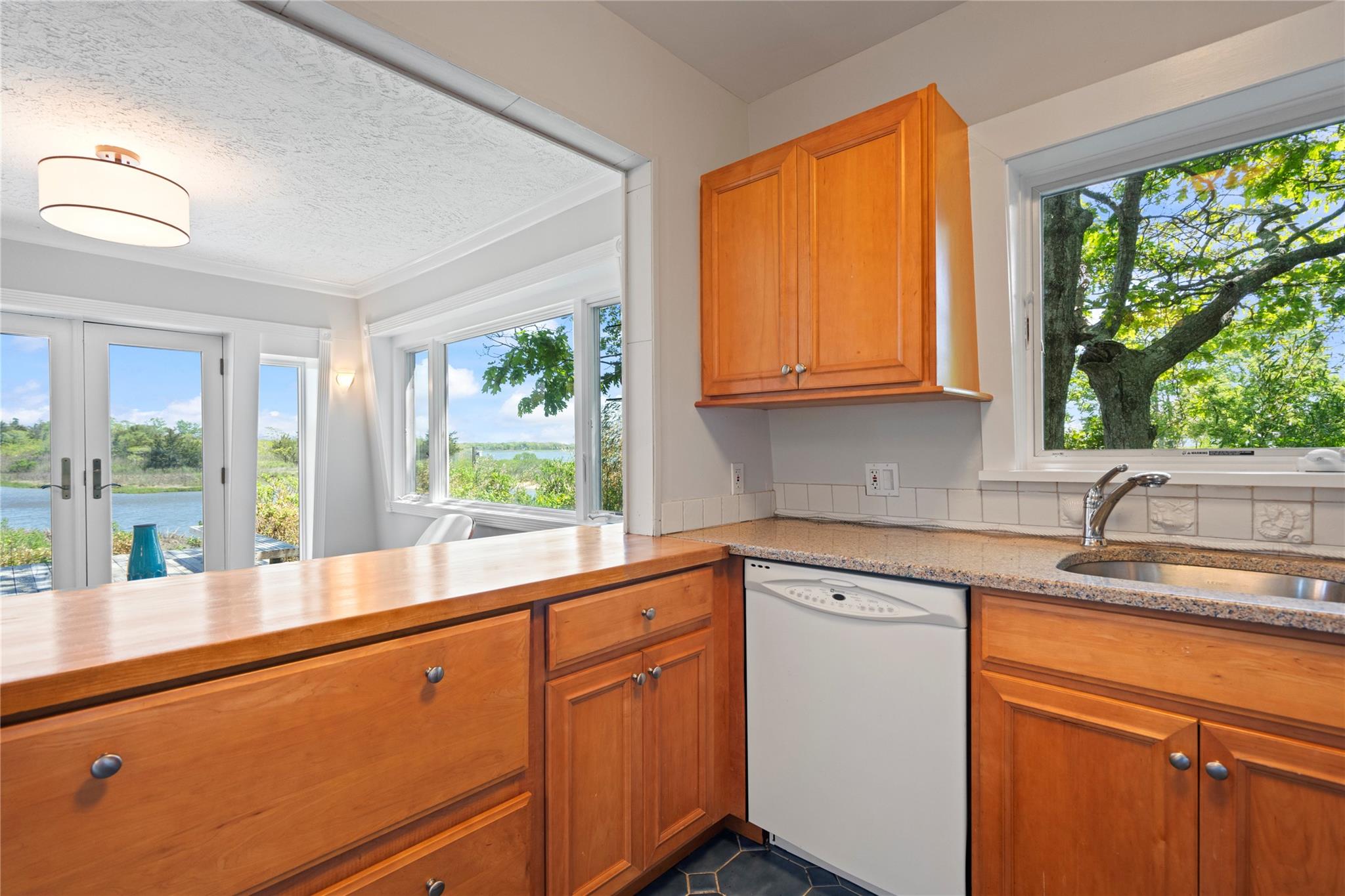 55 West End Avenue, East Quogue, New York image 8