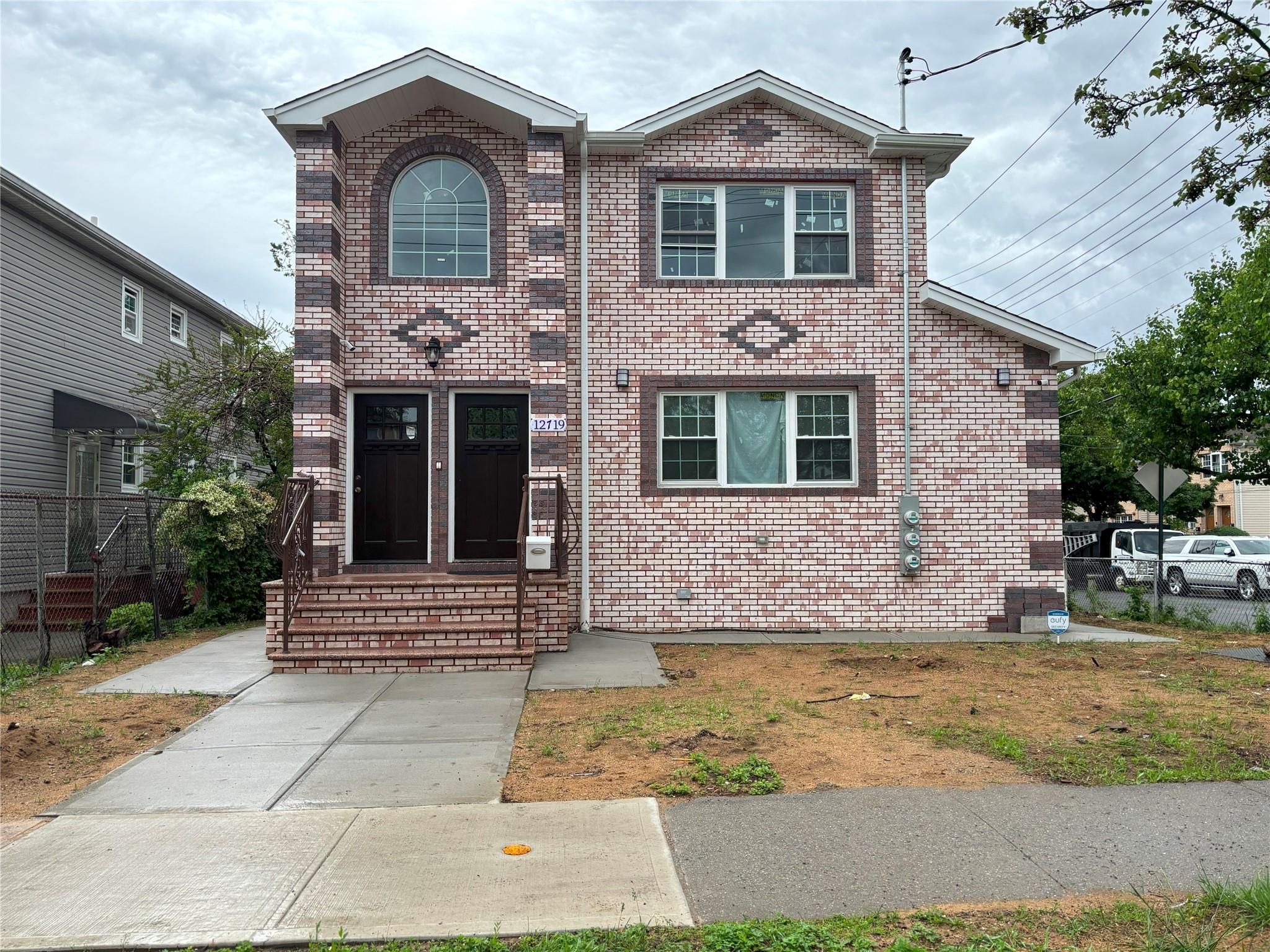 143 Street St 2nd Floor, Jamaica, Queens, NY - 3 Bedrooms  
2 Bathrooms  
6 Rooms - 