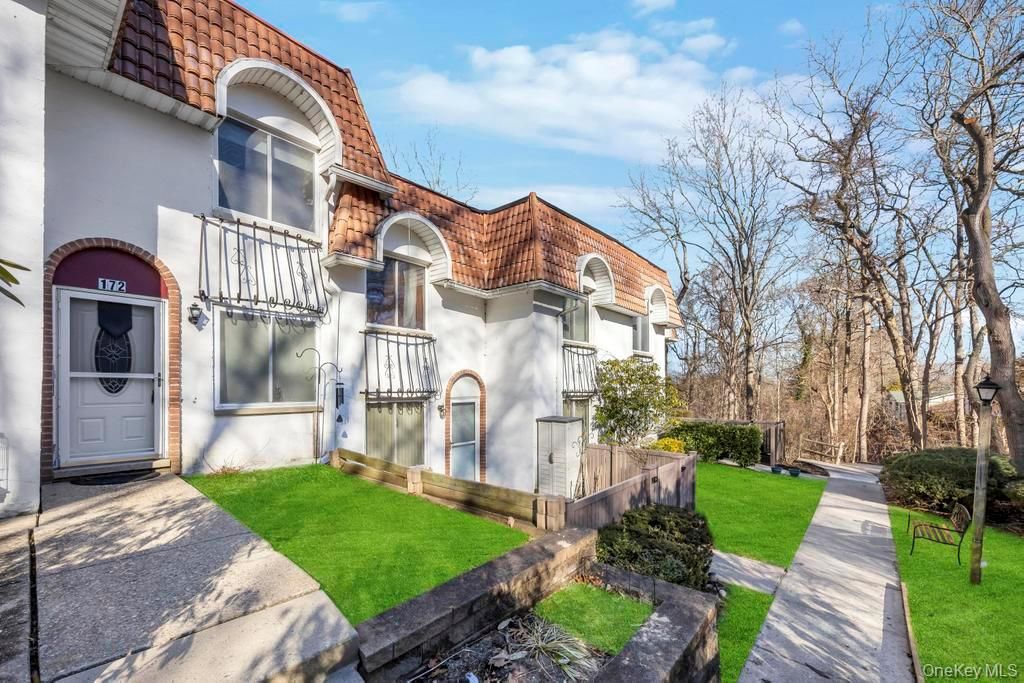 Photo of 172 Skyline Drive, Coram, NY 11727 (MLS # 952317)