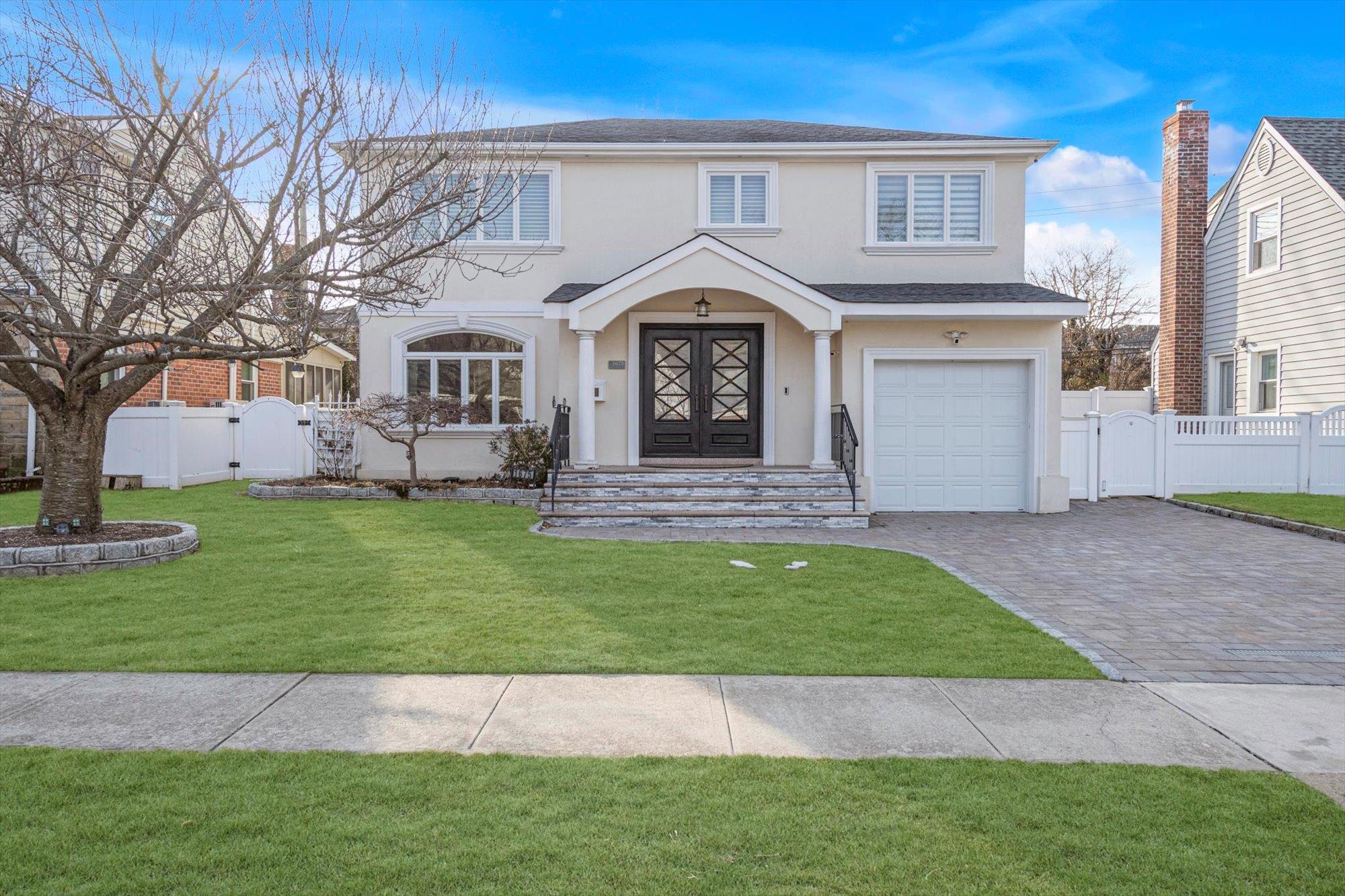 1675 Stewart Avenue, New Hyde Park, New York image 1