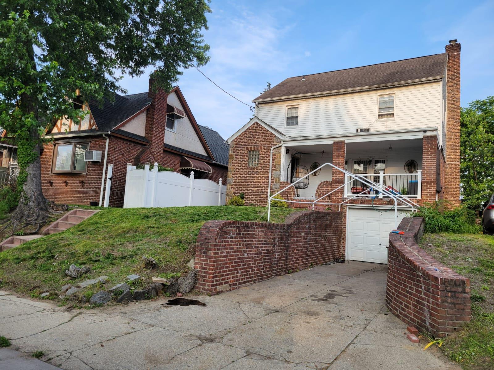 229th Street, Laurelton, Queens, NY - 3 Bedrooms  
3 Bathrooms  
5 Rooms - 