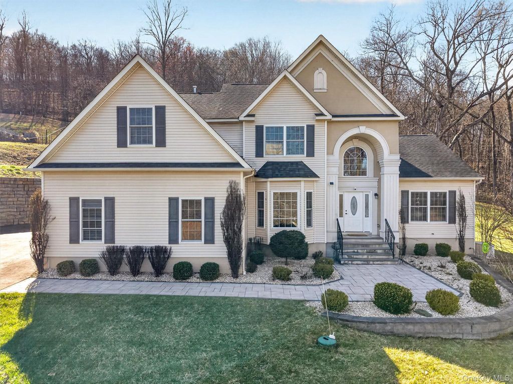 Photo of 2 Pond Ridge Crossing, Newburgh, NY 12550 (MLS # 982385)