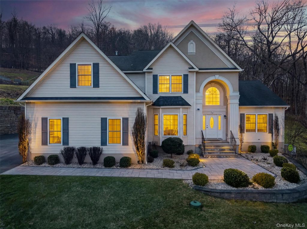 Photo of 2 Pond Ridge Crossing, Newburgh, NY 12550 (MLS # 982385)