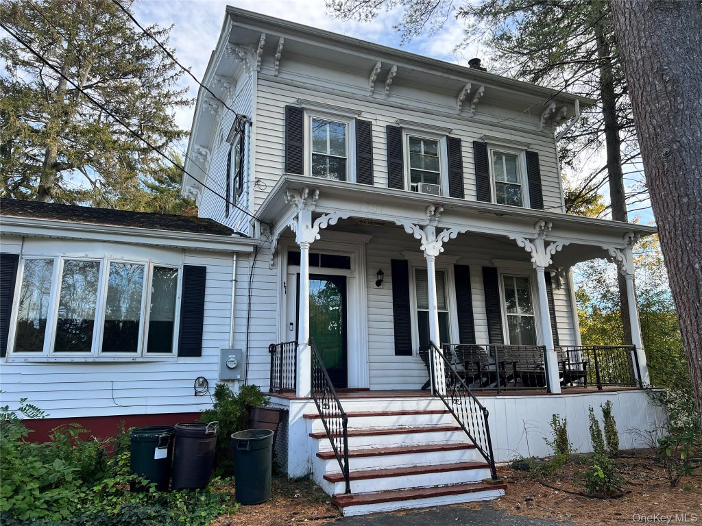 Photo of 1731 Seamans Neck Road, Seaford, NY 11783 (MLS # 1068020)