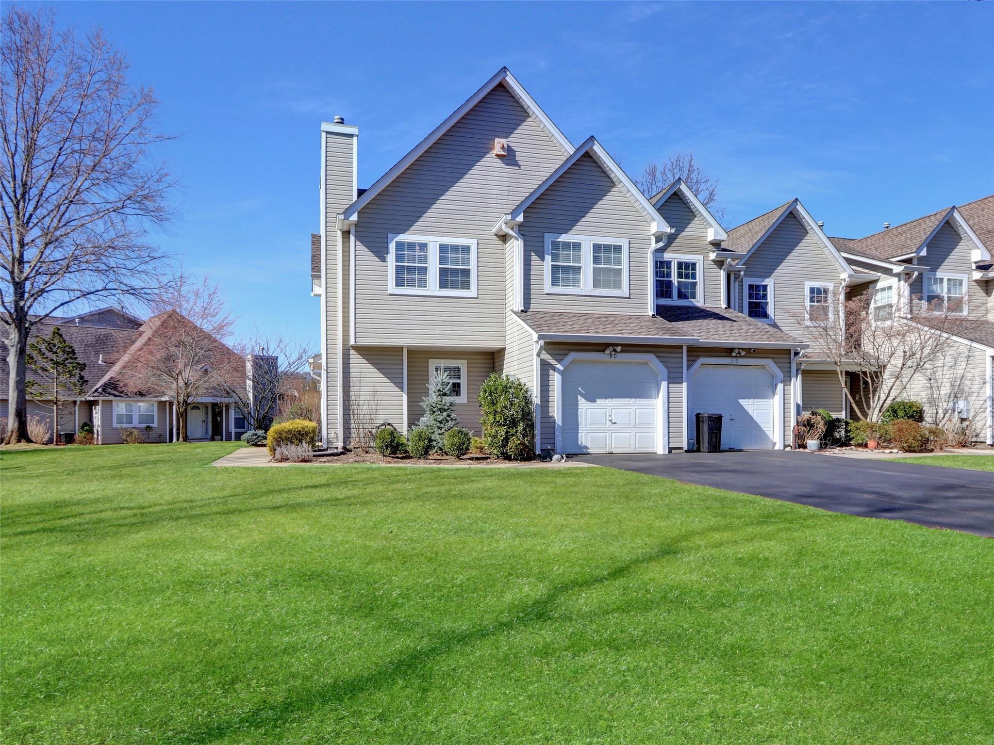 90 Erik Drive, East Setauket, New York image 3