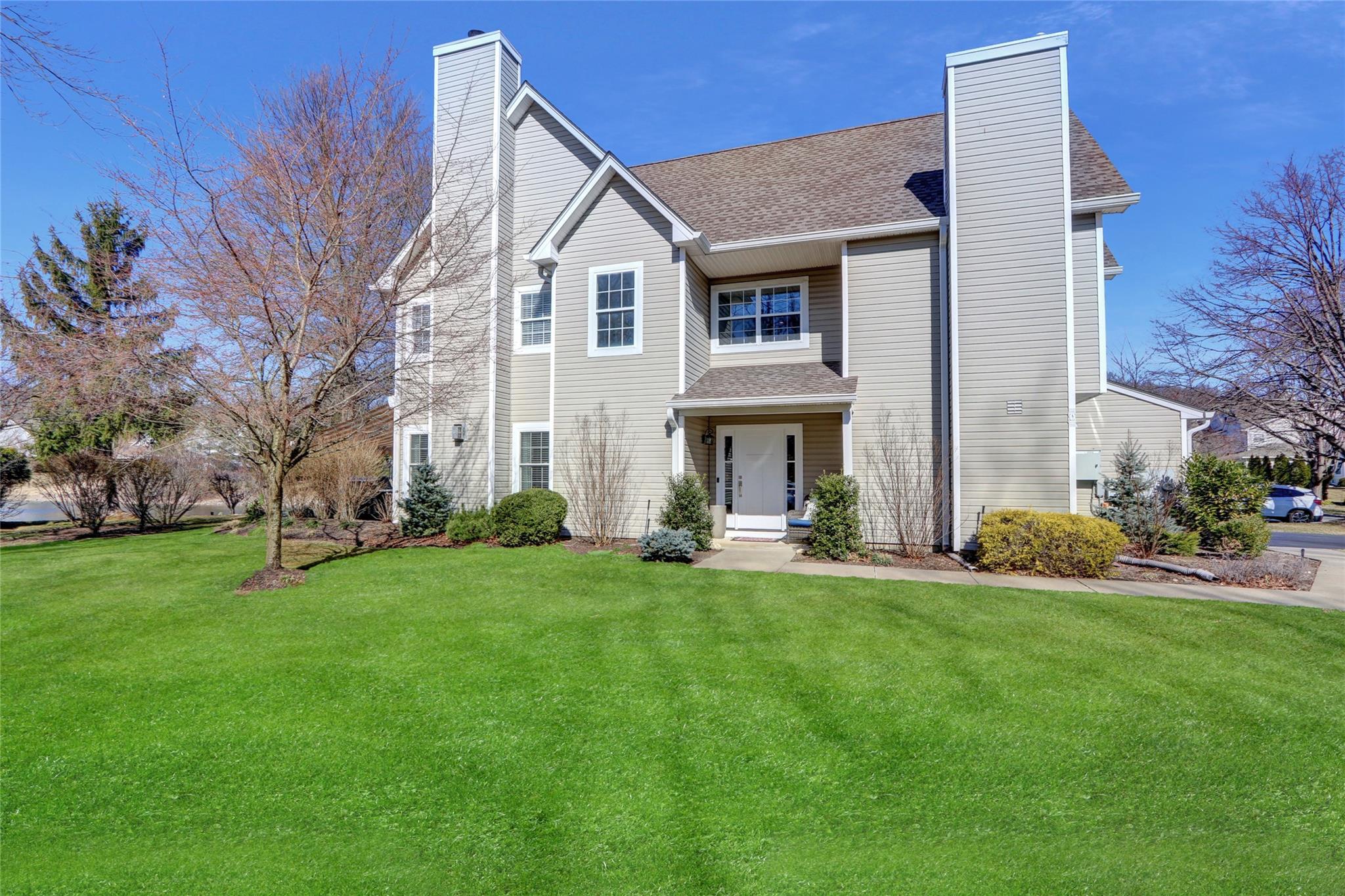 90 Erik Drive, East Setauket, New York image 2