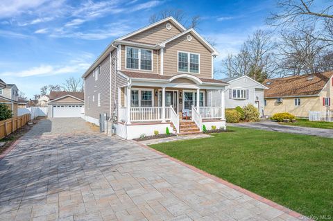 28 Vanderbilt Avenue Babylon NY 11702