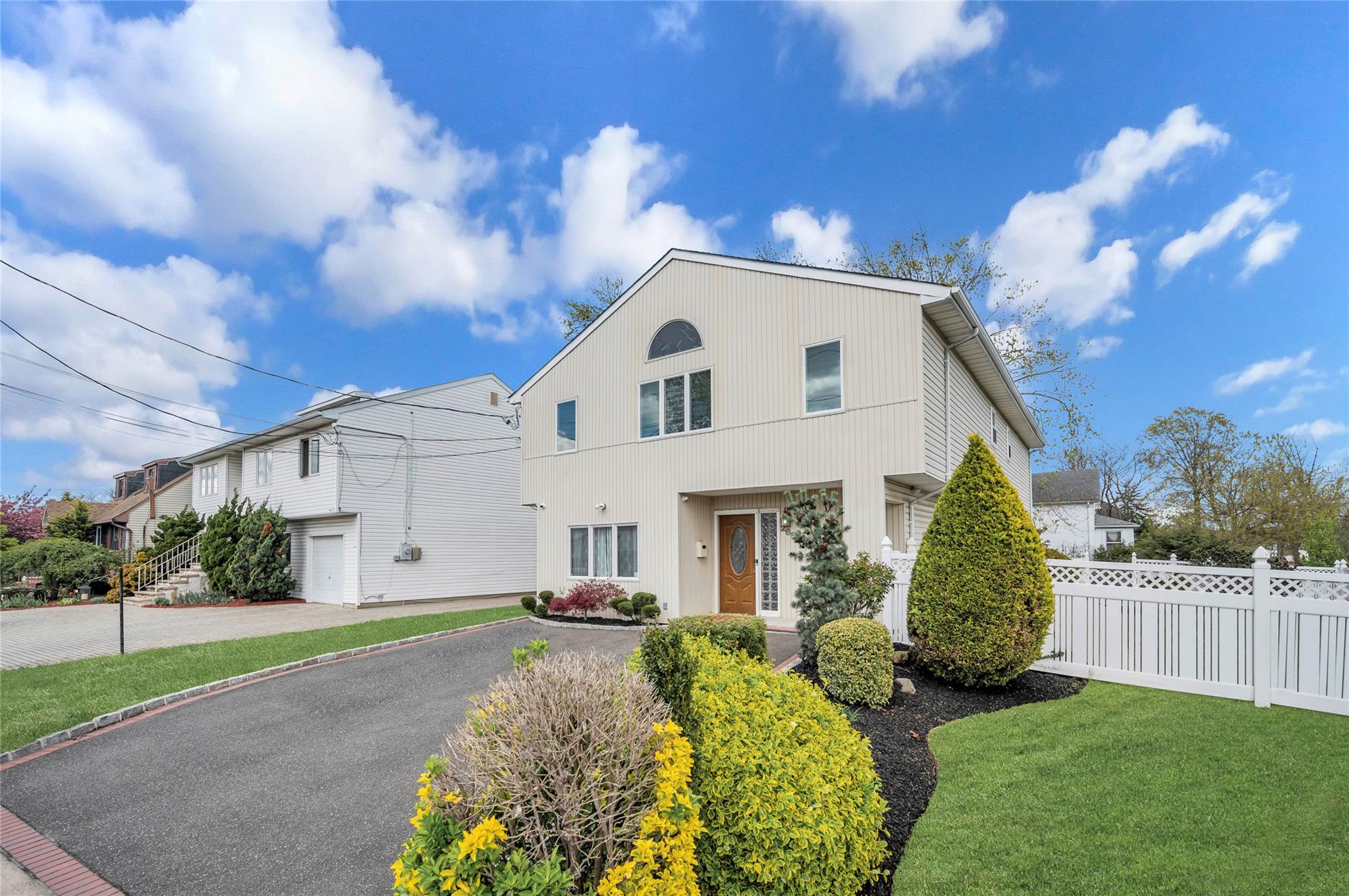 2651 Bedell Street, Bellmore, New York image 3