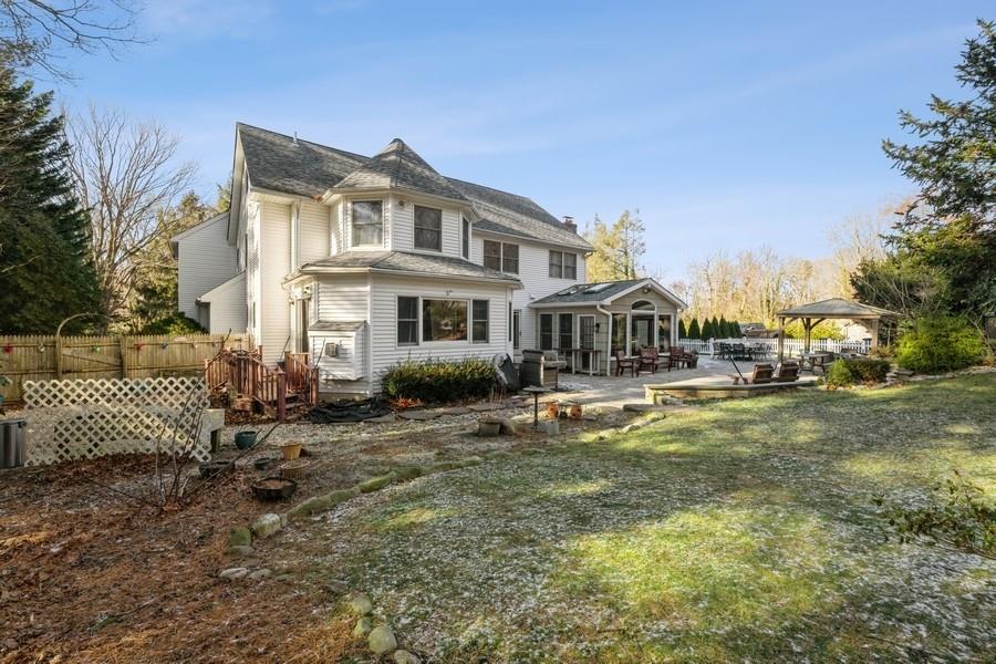 8 Green Acre Lane, North Port, New York image 39