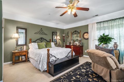 137 Francesca Way Amityville NY 11701