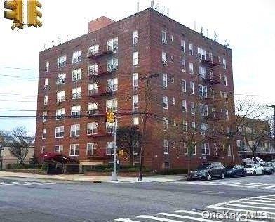 222-89 Braddock Avenue Ave #6B, Bellerose, New York image 1