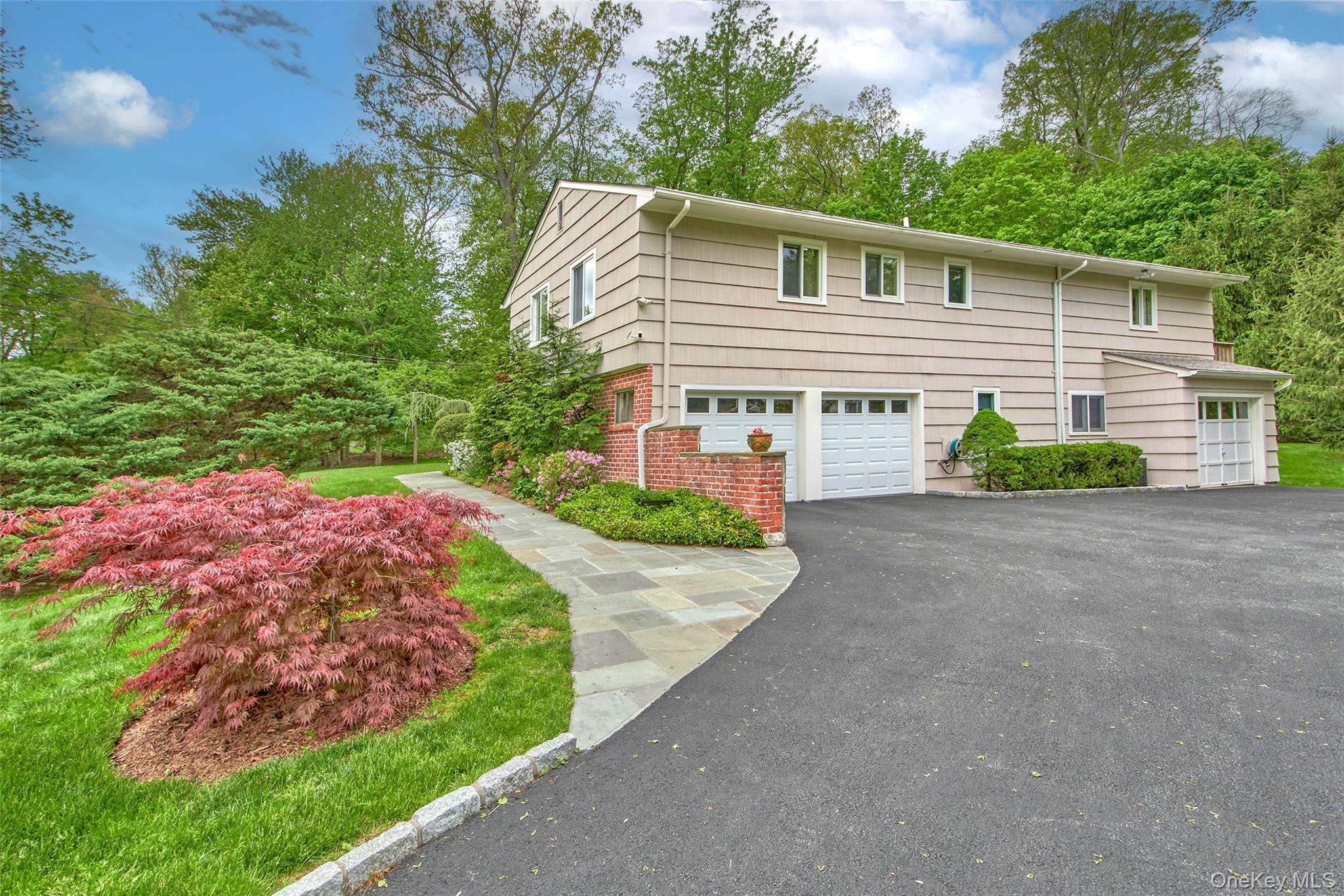 Briarcliff Manor, New York 10510, United States, 4 Bedrooms Bedrooms, ,4 BathroomsBathrooms,Residential,Active,182915