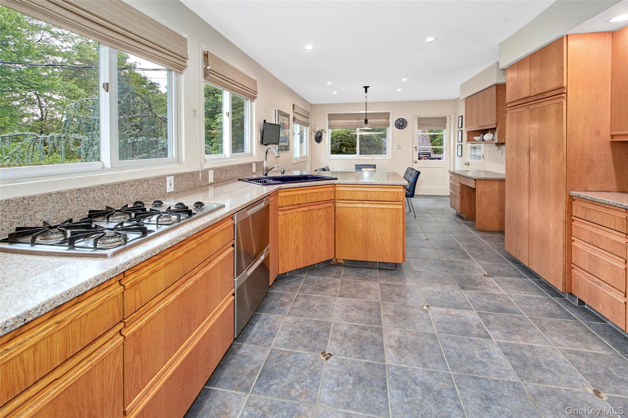 Briarcliff Manor, New York 10510, United States, 4 Bedrooms Bedrooms, ,4 BathroomsBathrooms,Residential,Active,182915