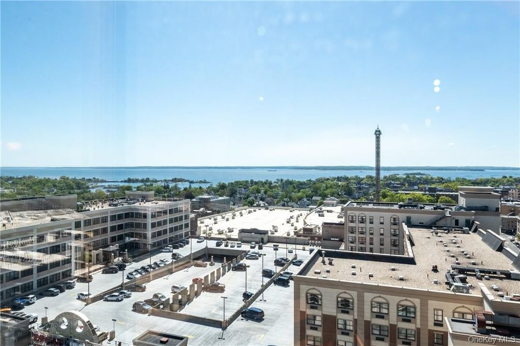 Photo of 175 Huguenot Street #1802, New Rochelle, NY 10801 (MLS # 951384)