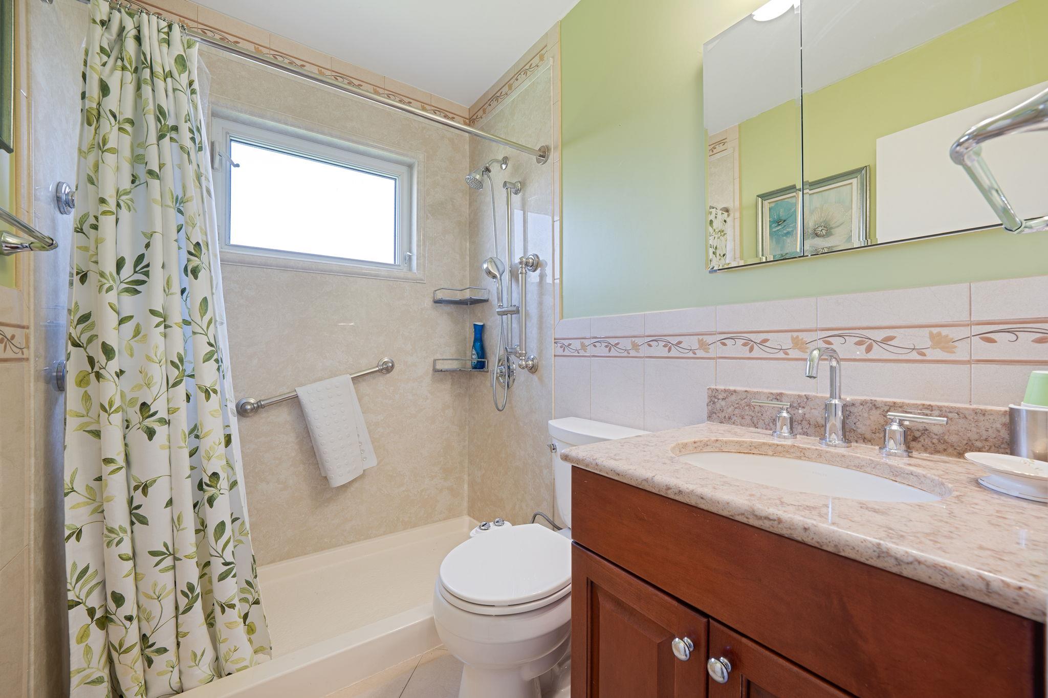 19 Cynthia Lane, Plainview, New York image 22