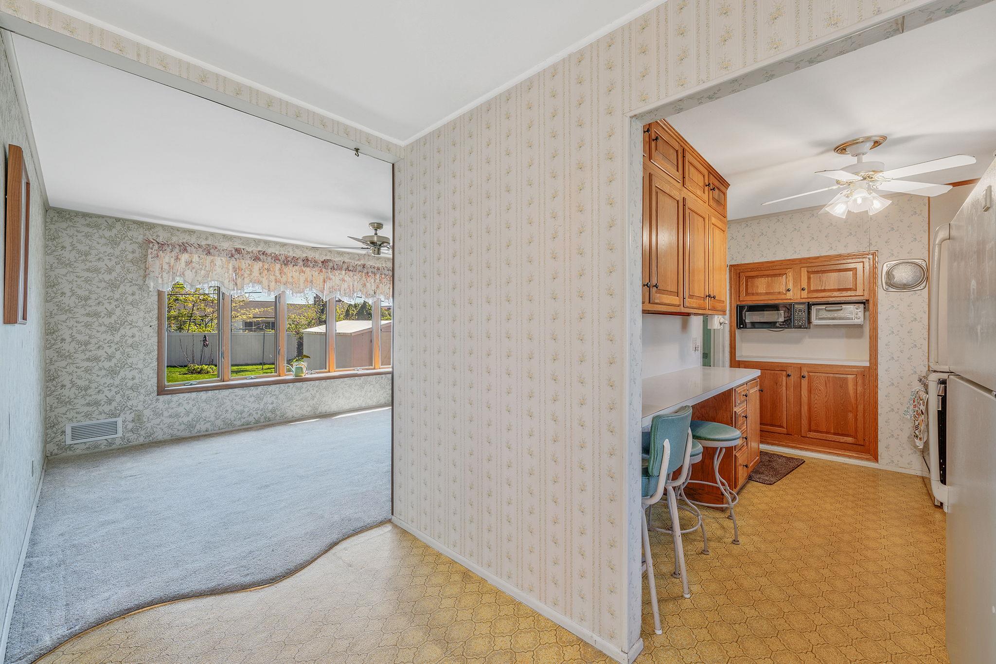19 Cynthia Lane, Plainview, New York image 13