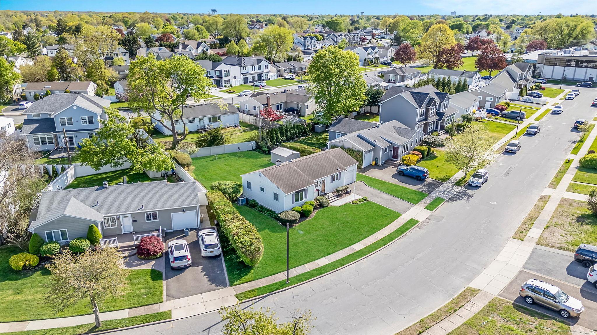 19 Cynthia Lane, Plainview, New York image 35