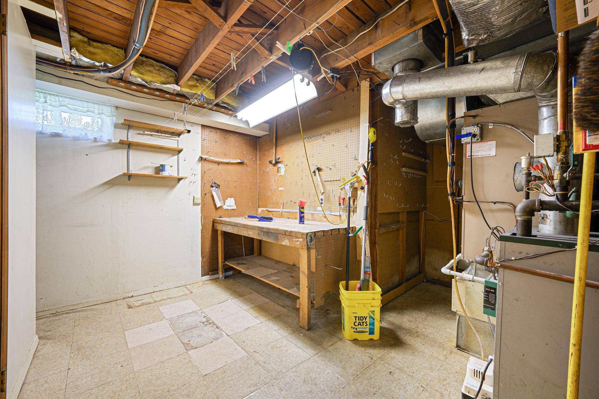 19 Cynthia Lane, Plainview, New York image 30