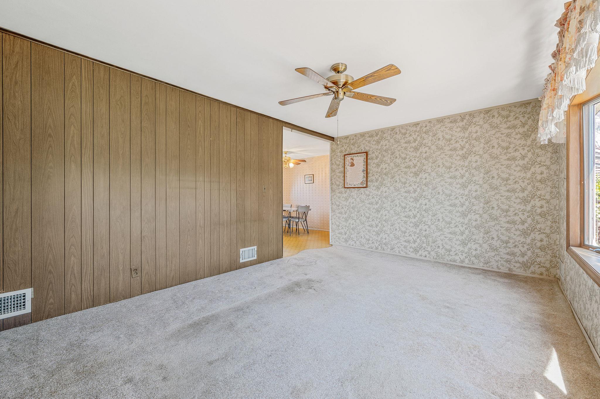 19 Cynthia Lane, Plainview, New York image 10